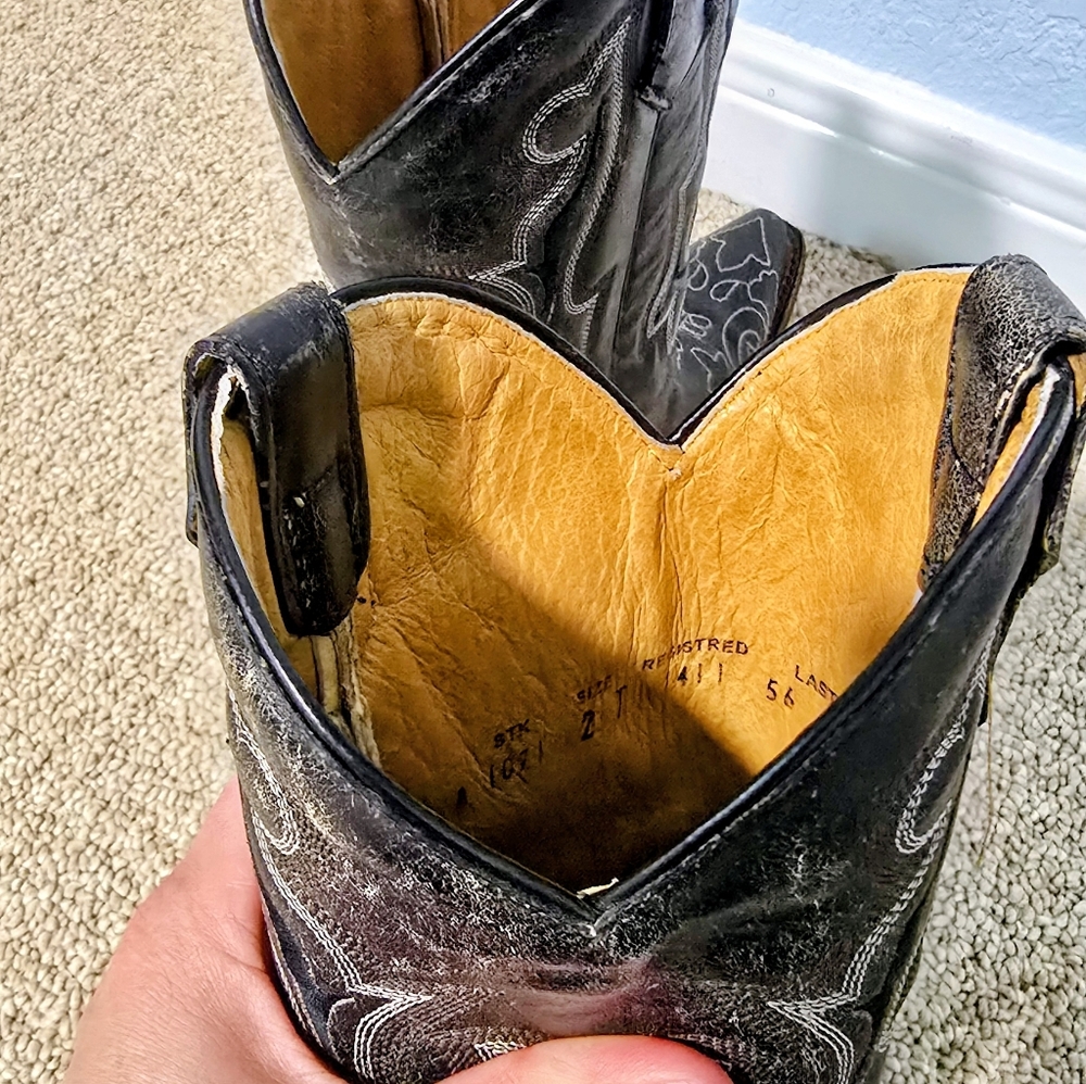 CORRAL Vintage Teens Distressed Black / Gray Leather Cowboy Boots in Size 2 - Picture 8 of 11